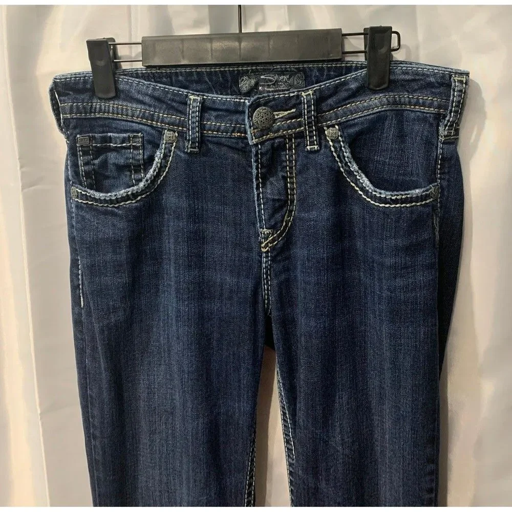 Silver Natsuki Women's Size 28/31 Dark Wash Causal Distressed Bootcut Jeans